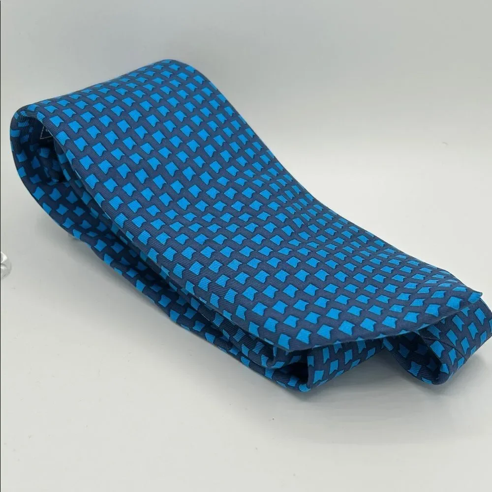 Vineyard Vines 100% Silk Blue Geometric Patterned Tie